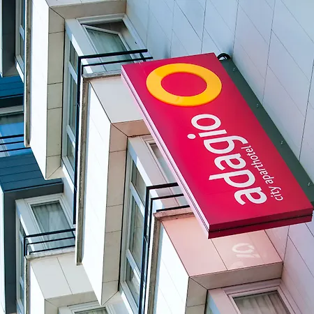Adagio Buttes Chaumont Apart Otel 4*