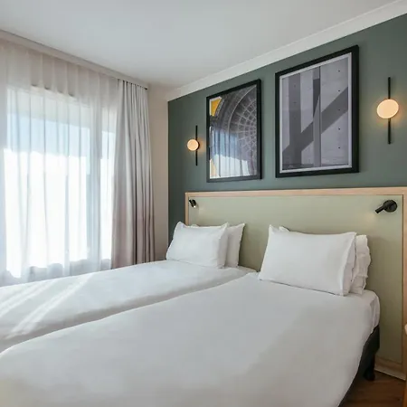 Apart Otel Adagio Buttes Chaumont 4*