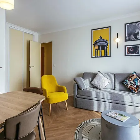 Adagio Buttes Chaumont Lägenhetshotell 3*