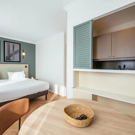 Adagio Buttes Chaumont Apart Otel