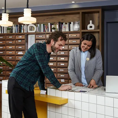 巴黎肖蒙山丘阿德吉奥公寓式酒店