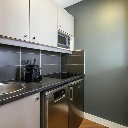 巴黎肖蒙山丘阿德吉奥公寓式酒店 公寓式酒店 巴黎