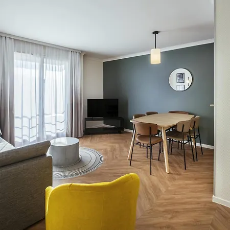 巴黎肖蒙山丘阿德吉奥公寓式酒店