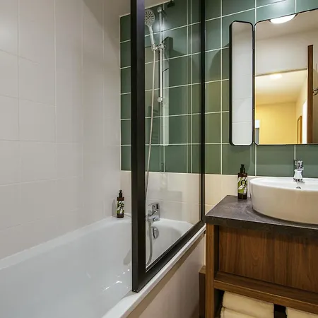 Adagio Buttes Chaumont Aparthotel 4*
