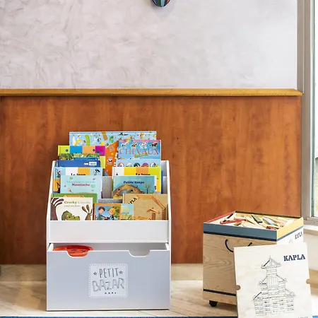 巴黎肖蒙山丘阿德吉奥公寓式酒店 4*