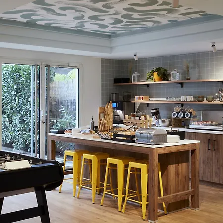 巴黎肖蒙山丘阿德吉奥公寓式酒店