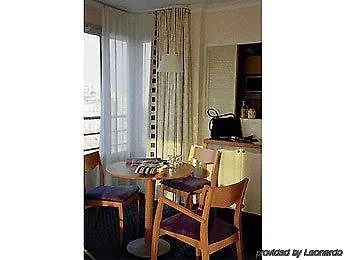 Adagio Buttes Chaumont Aparthotel 4*
