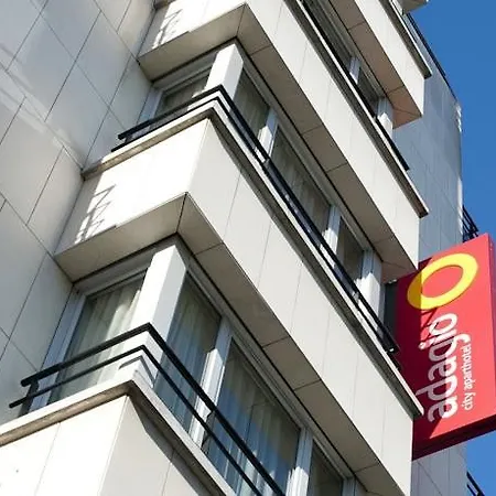 Adagio Buttes Chaumont Apart Otel Paris