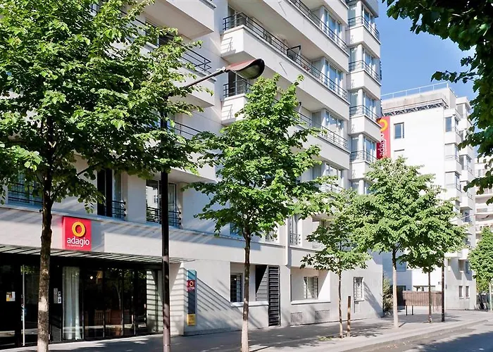 Hotel apartamentowy Adagio Buttes Chaumont