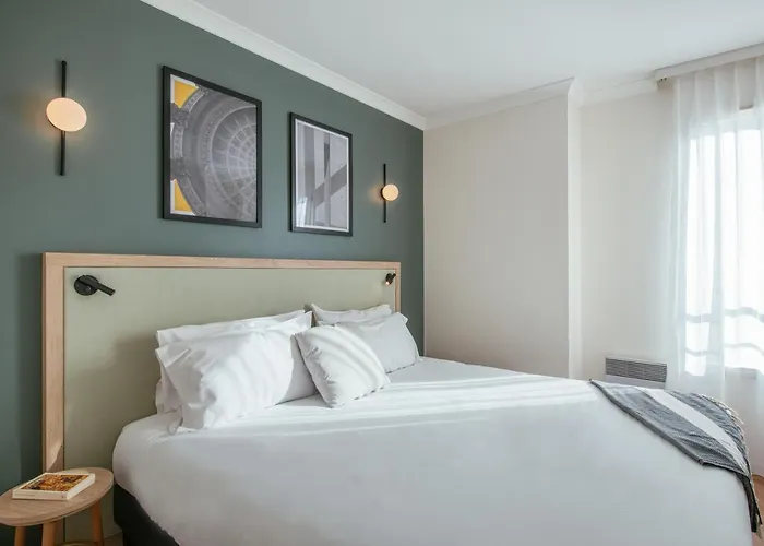 Hotel apartamentowy Adagio Buttes Chaumont Paryż