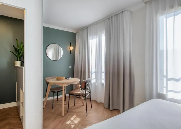 Hotel apartamentowy Adagio Buttes Chaumont