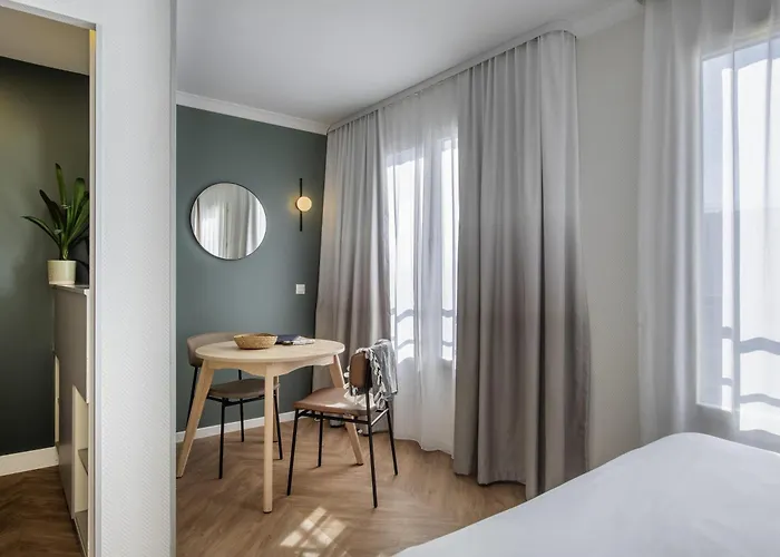 Hotel apartamentowy Adagio Buttes Chaumont