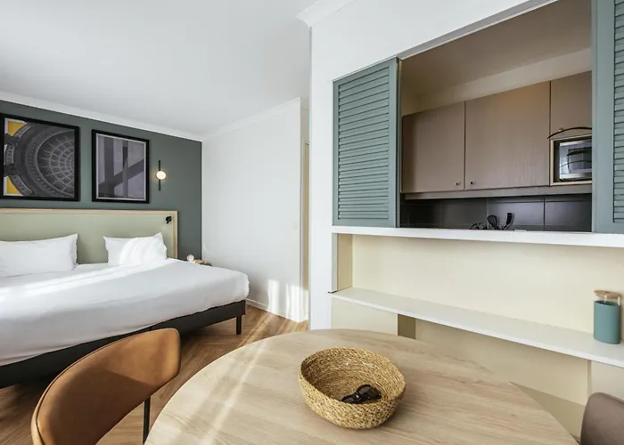 Adagio Buttes Chaumont Hotel apartamentowy 4*