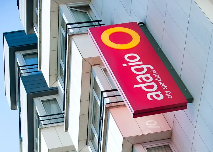 Adagio Buttes Chaumont Aparthotel 4*
